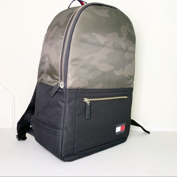 Tommy Hilfiger Handbags - NWT Tommy Hilfiger Carter Nylon Camo Backpack